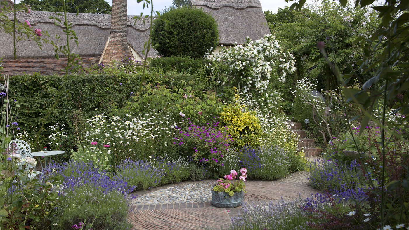 Garden Design project 3 – Legacy Paving & Landscaping