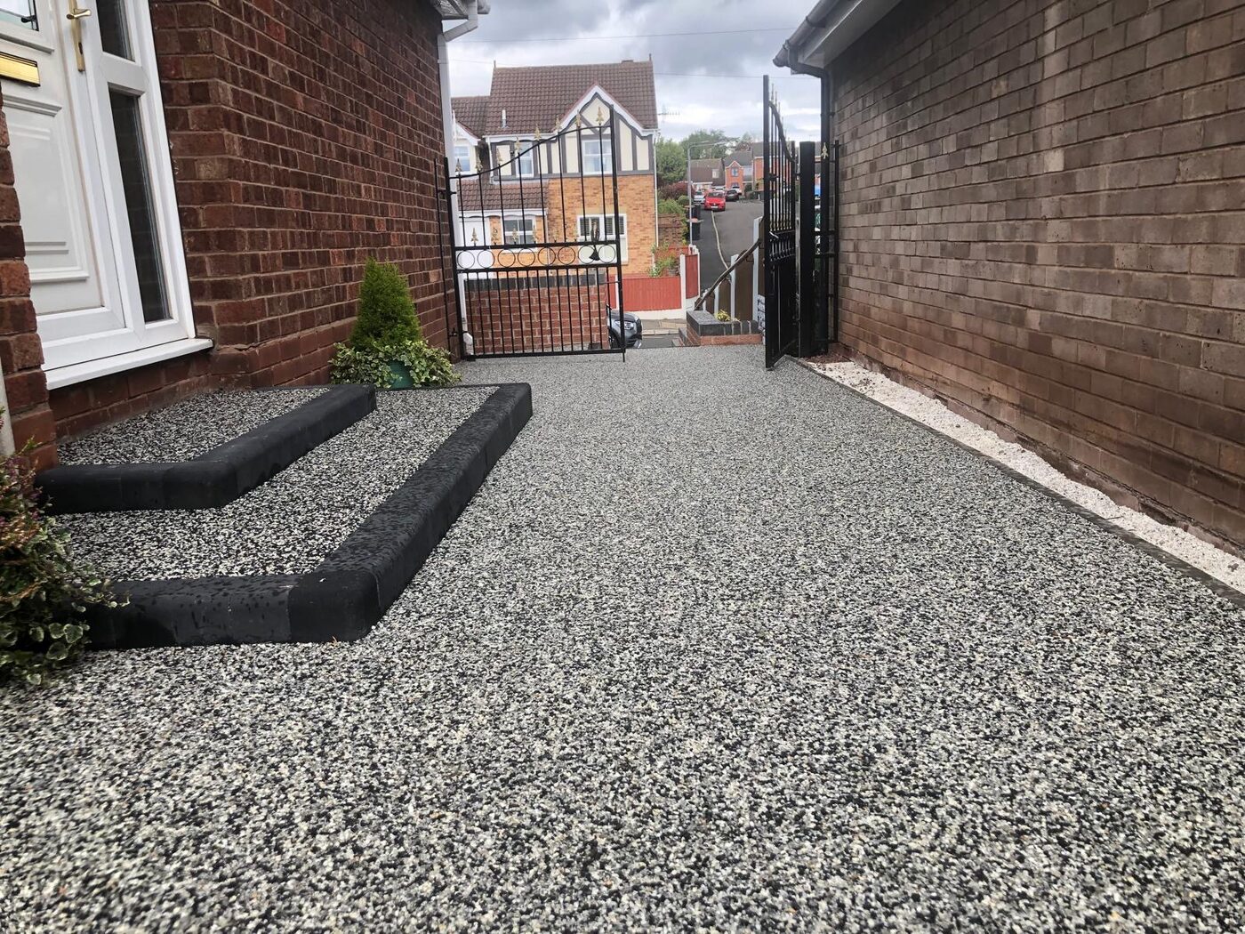 Resin Driveways project 3 – Legacy Paving & Landscaping